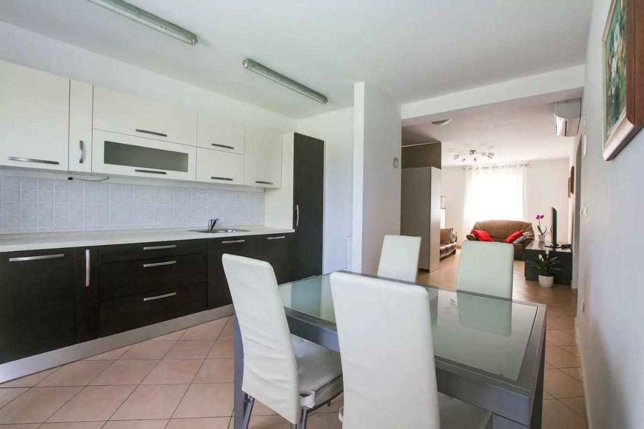Apartment Vitalia 2+2 Porec Exterior photo
