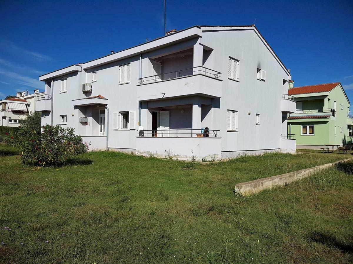 Apartment Vitalia 2+2 Porec Exterior photo